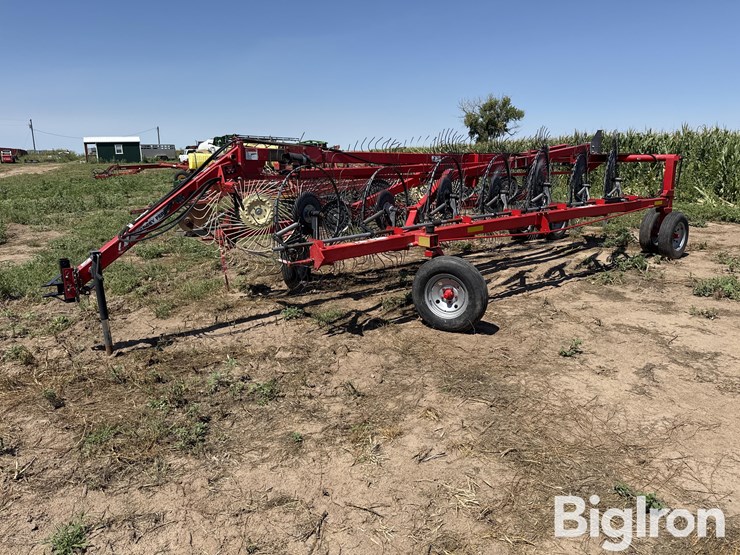 2016-massey-ferguson-3986-image-1