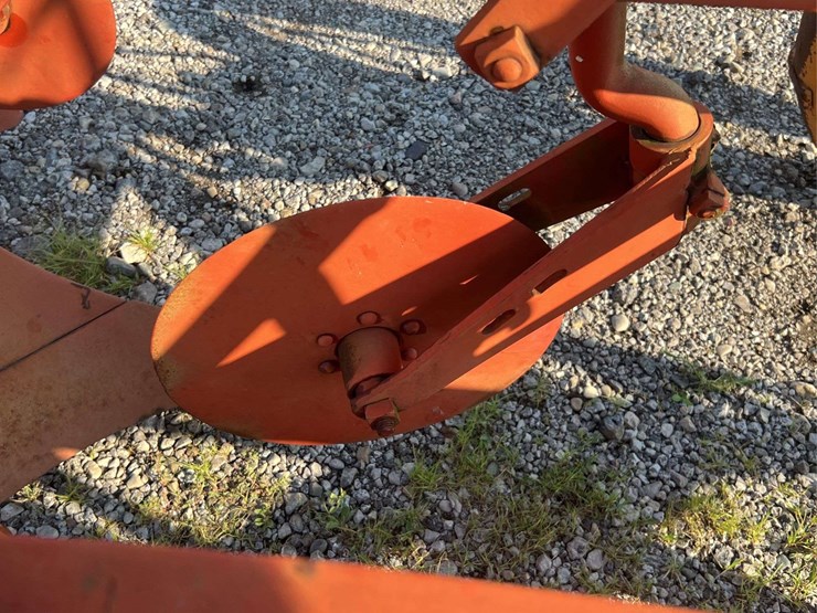moline-5-bottom-plow-image-25