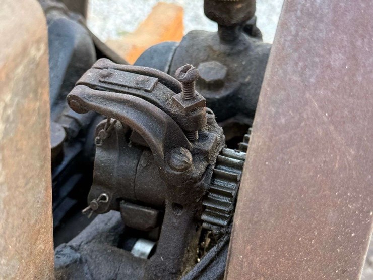 2-hp-stover-hit-and-miss-engine-image-18