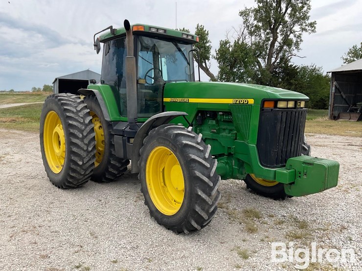 1997-john-deere-8200-image-3
