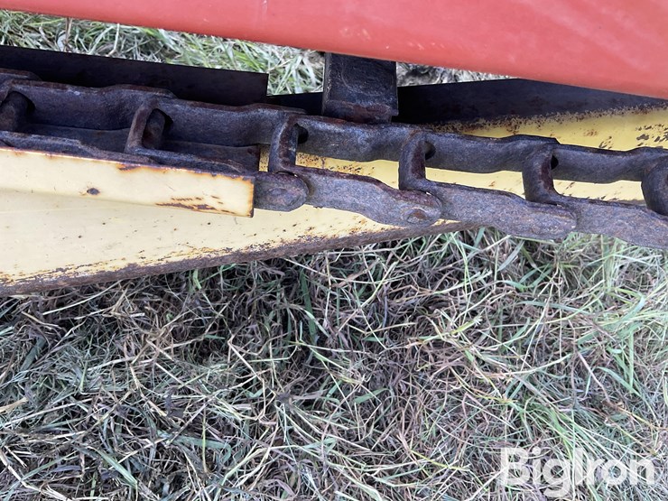 new-holland-329-image-15