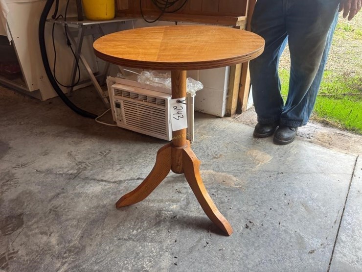 20"-round-top-table-image-2
