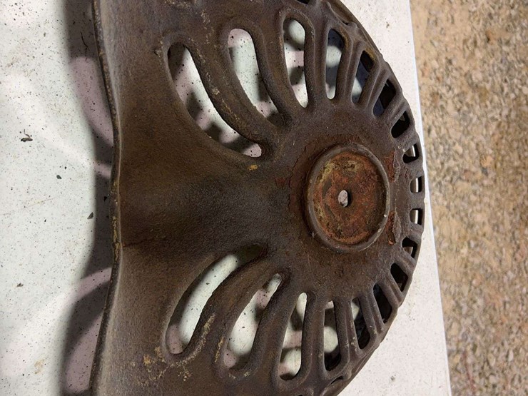 (3)-cast-iron-seats-image-5