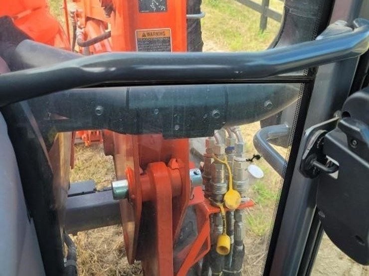 2021-kubota-tractor-with-loader-w/84"-qa-bucket-image-12