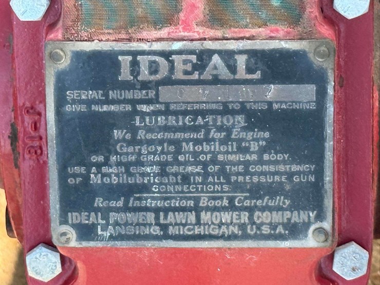 ideal-model-r-engine-image-3