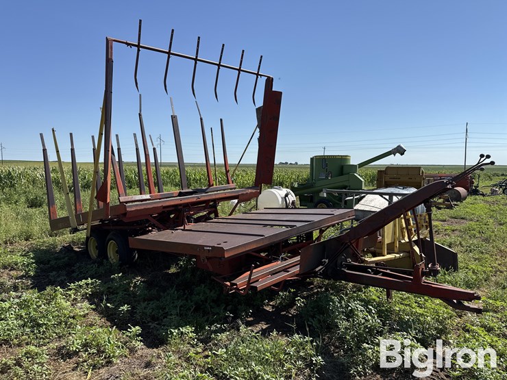 new-holland-1033-image-3
