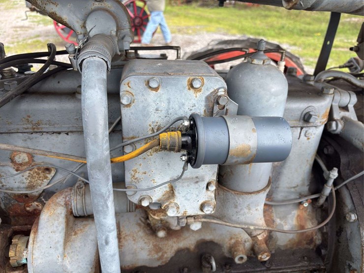 massey-ferguson-40-image-38