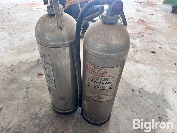 fyr-fyter-2.5-gallon-water-fire-extinguishers-image-5
