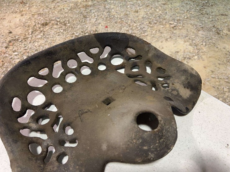 (3)-cast-iron-seats-image-14