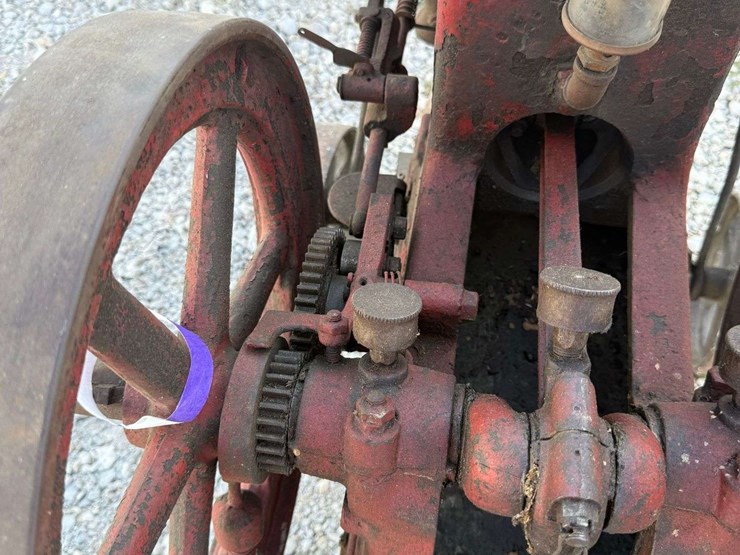 fuller-&-johnson-2-hp-hit-&-miss-engine-on-truck-cart-image-10