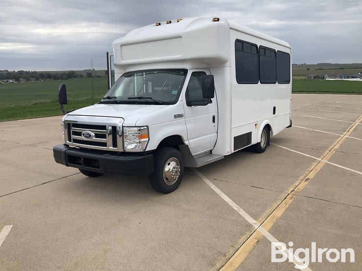 2014-ford-e350-image-1