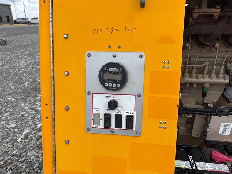 2015-john-deere-4045t-image-18