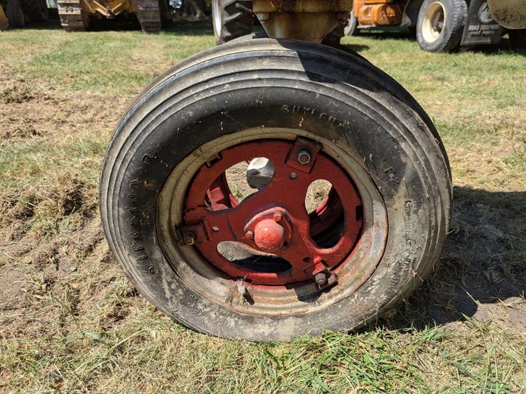 mccormick-farmall-c-demonstrator-image-17