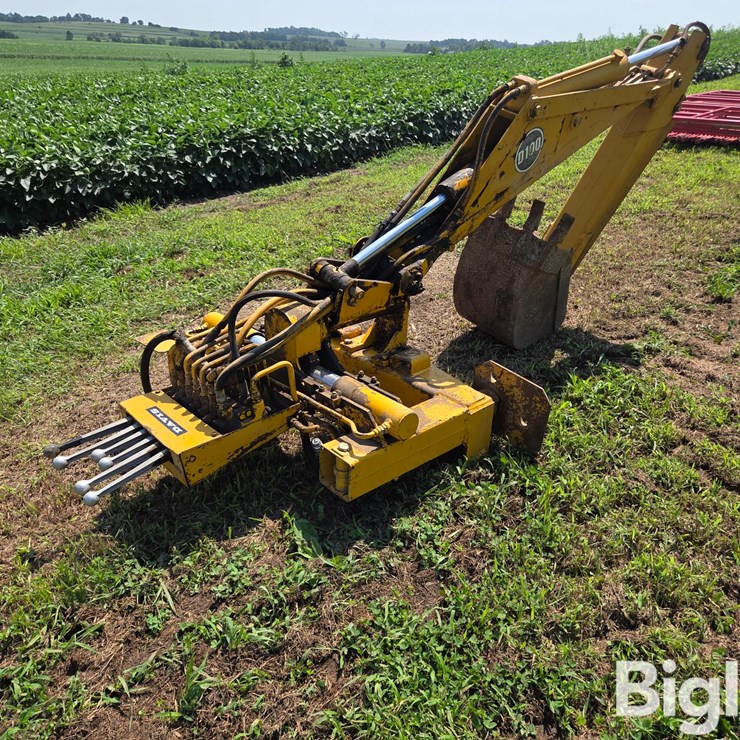 Davis D2100 Backhoe Attachment