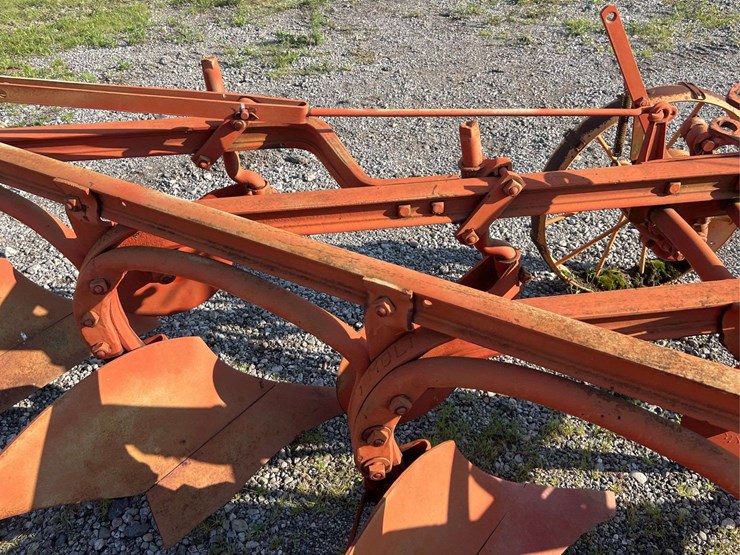 moline-5-bottom-plow-image-10