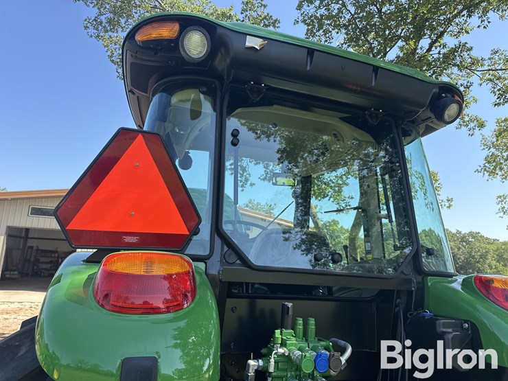 2024-john-deere-5100e-image-13