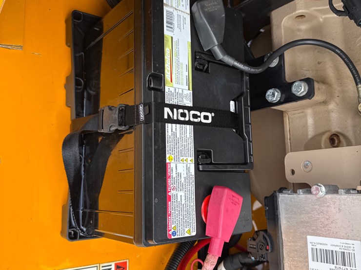 2015-john-deere-4045t-image-16