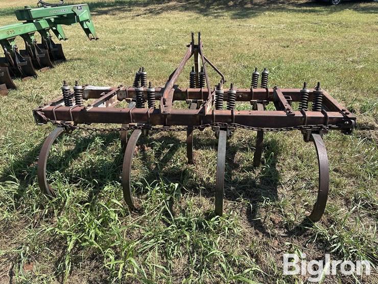 graham-b-sm8aa-3-pt-7-shank-chisel-plow-image-6