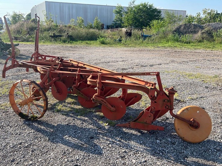 moline-5-bottom-plow-image-3