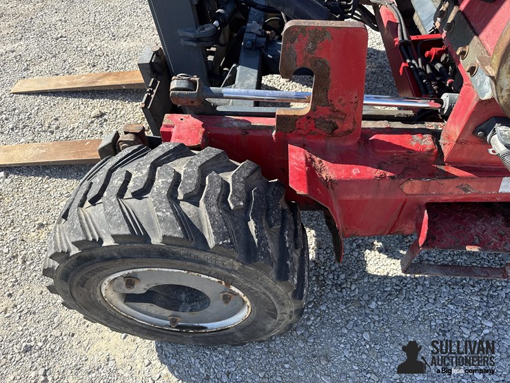 2005-moffett-m5500-image-9