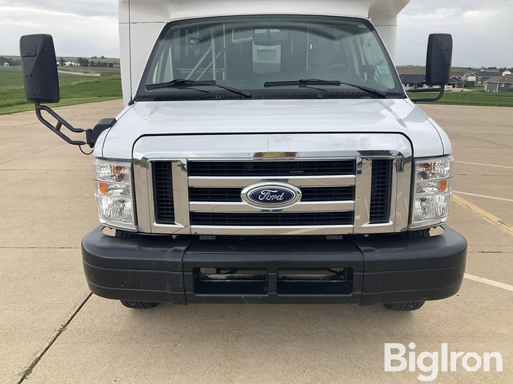 2014-ford-e350-image-10