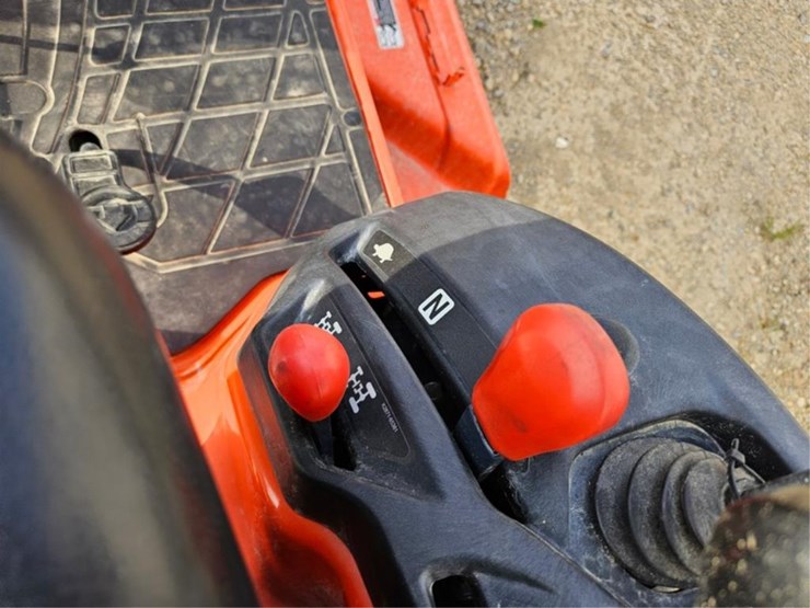 kubota-bx2380-image-33
