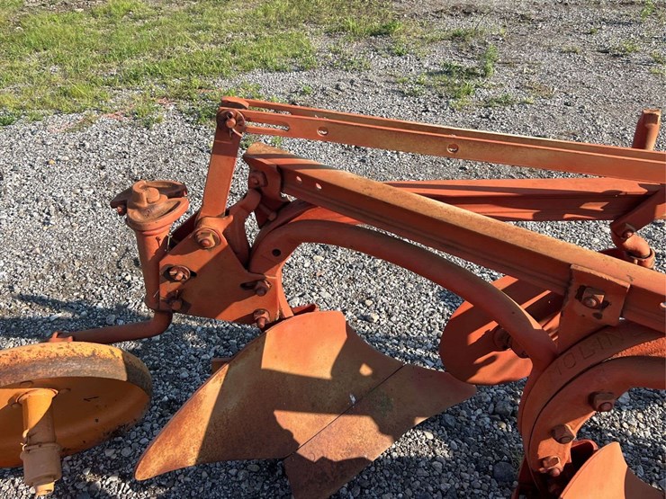 moline-5-bottom-plow-image-11