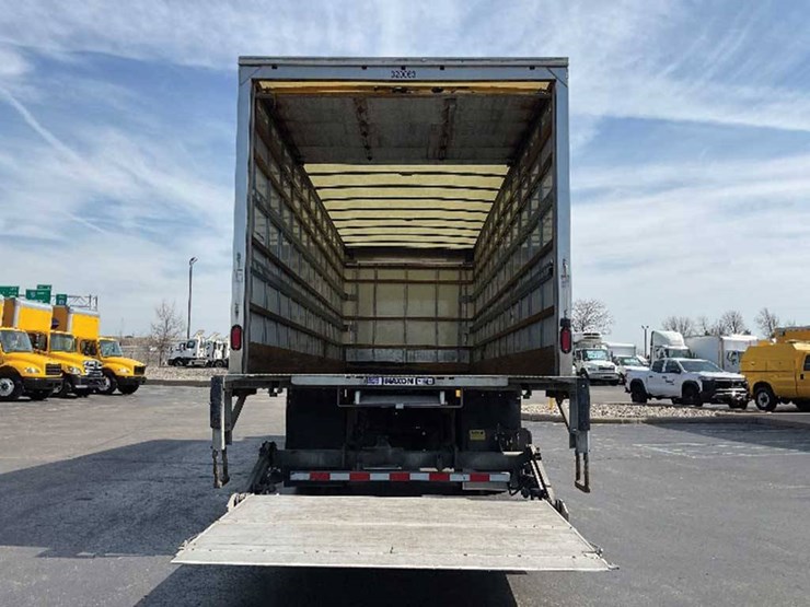 2019-international-durastar-4300-image-3