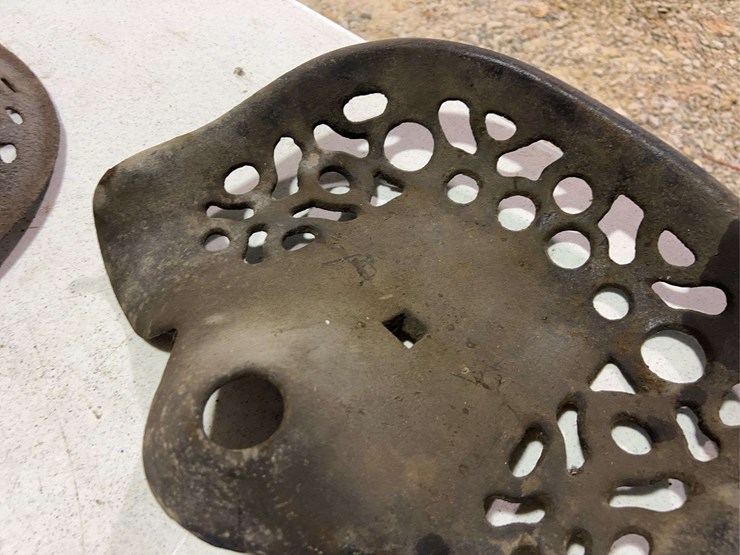 (3)-cast-iron-seats-image-13