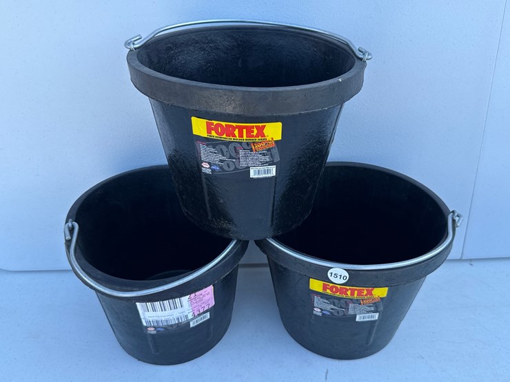 #1510-•-fortex-molded-rubber-bucket-image-1