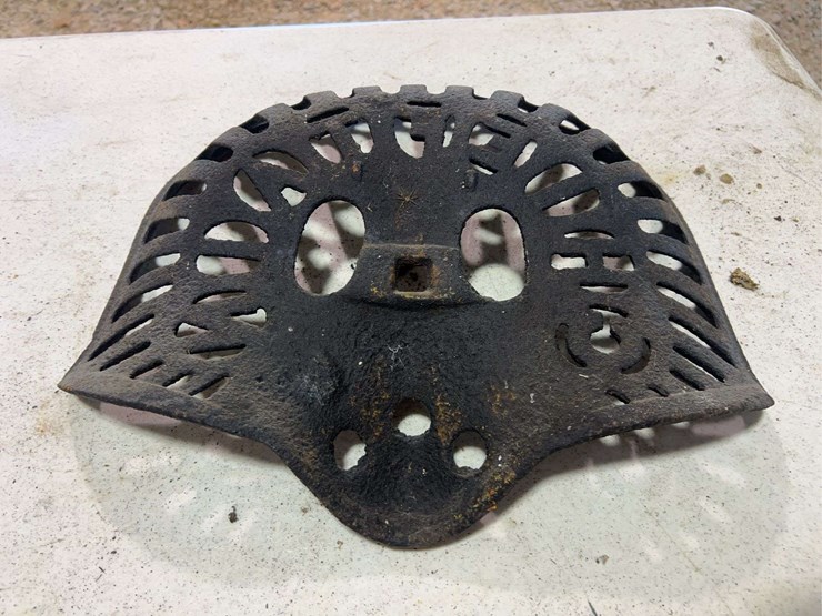 (2)-cast-iron-seats-image-10
