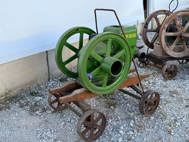 john-deere-1½-hp-type-e-hit-and-miss-engine-image-1