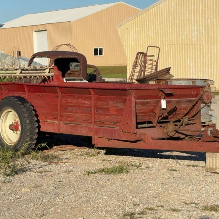 International Manure Spreader