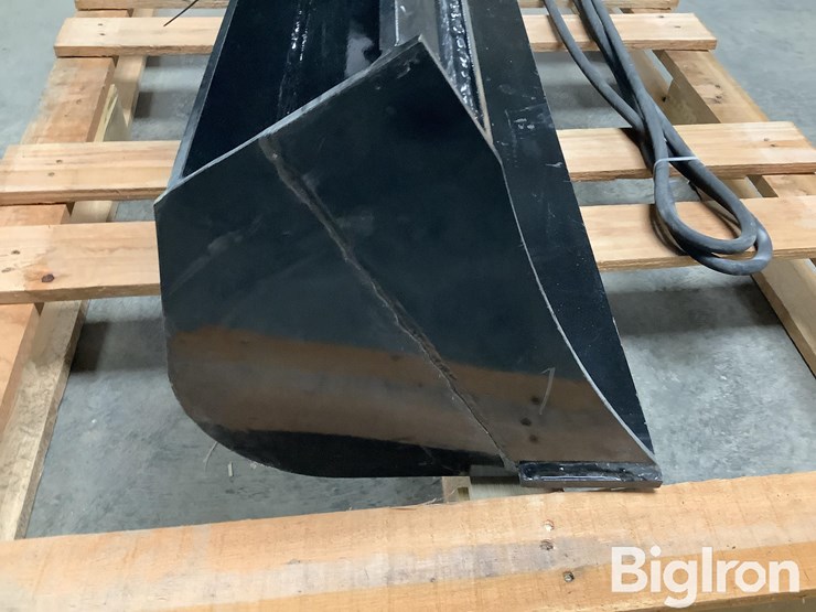 40”-mini-excavator-tilt-bucket-image-15