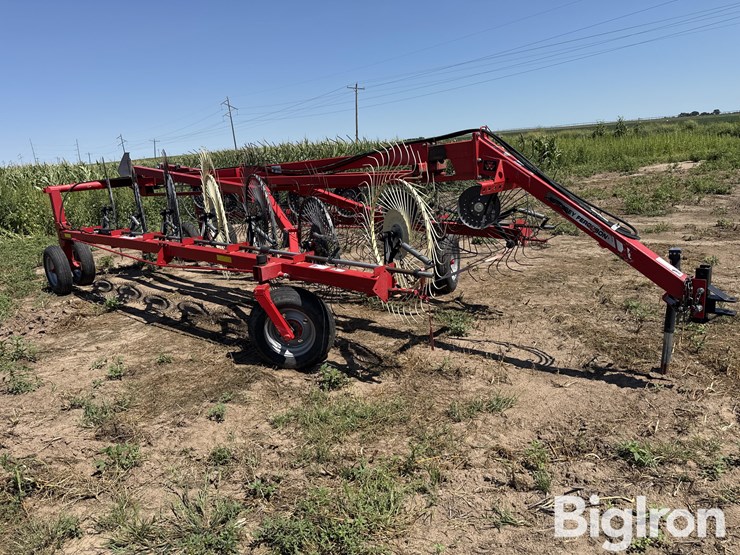 2016-massey-ferguson-3986-image-3