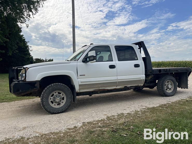 2004-chevrolet-silverado-2500-image-8