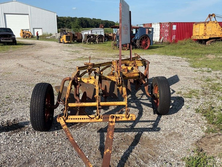 minneapolis-moline-plow-image-8