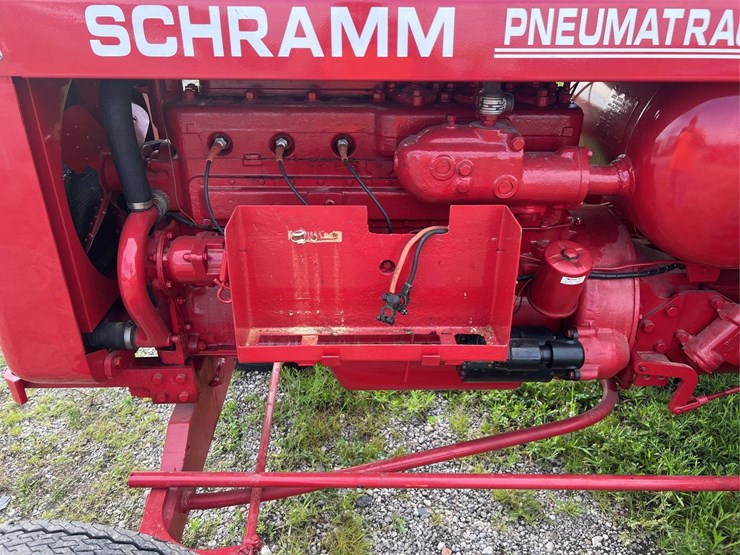 schramm-pneumatractor-image-45