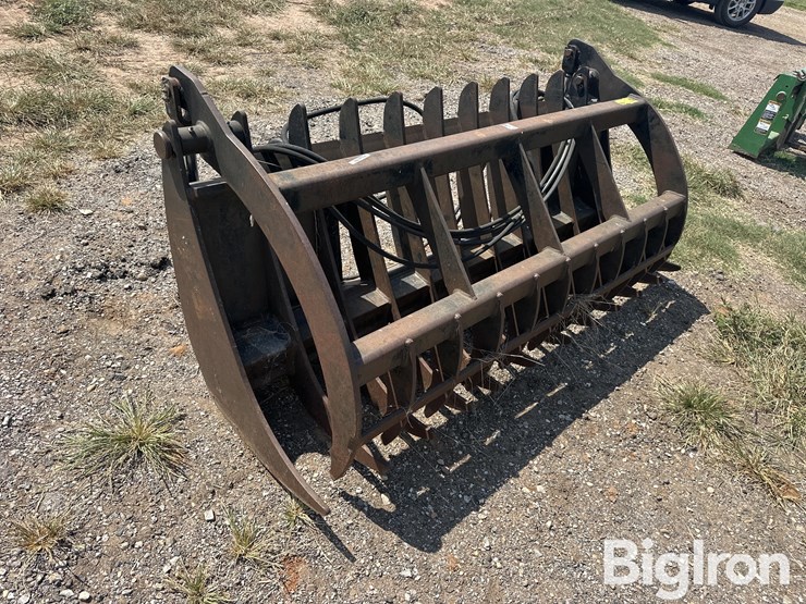 clam-shell-grapple-image-3