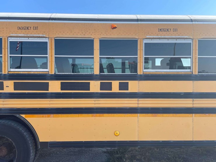 2002-bluebird-school-bus-image-40