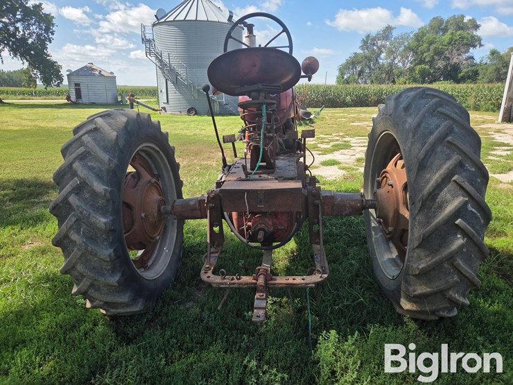 1949-farmall-m-2wd-tractor-image-6