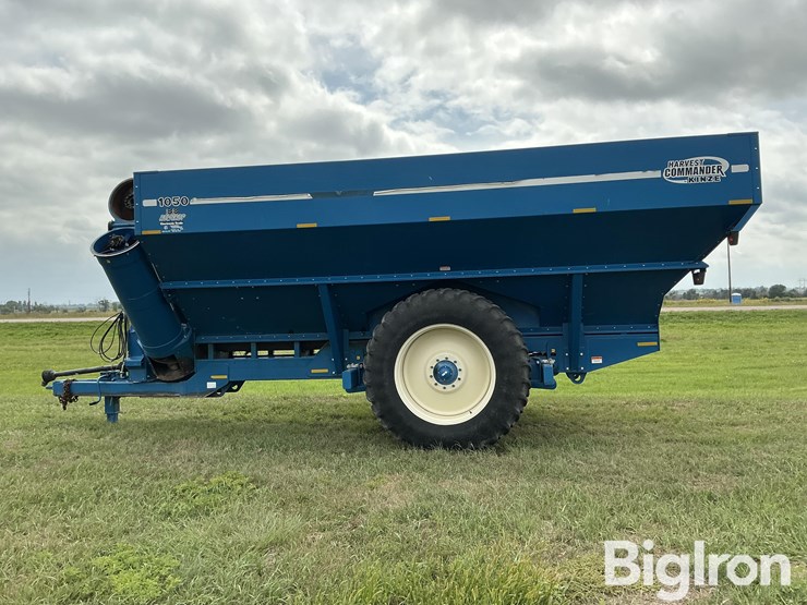 kinze-1050-image-8