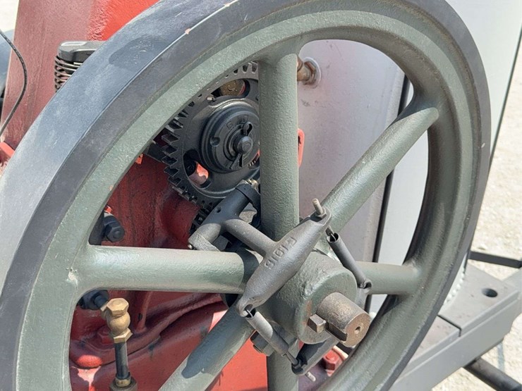 3-hp-international-harvester-“famous”-vertical-engine-image-11