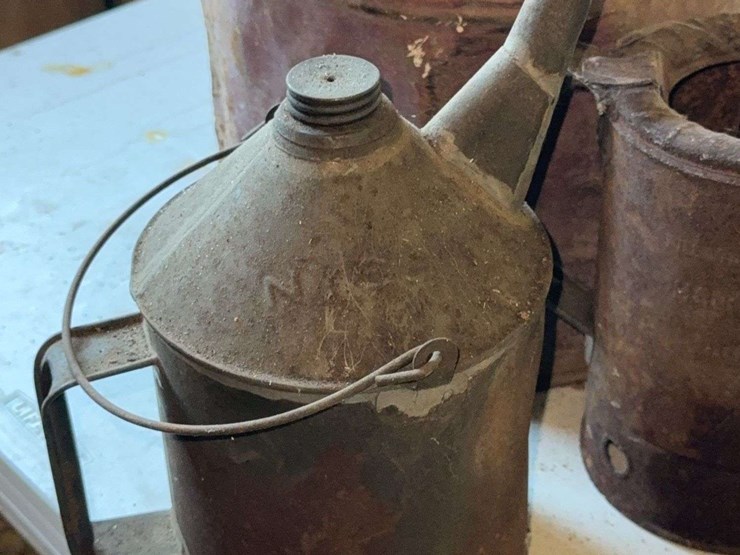 (3)-vintage-oil-cans-image-2