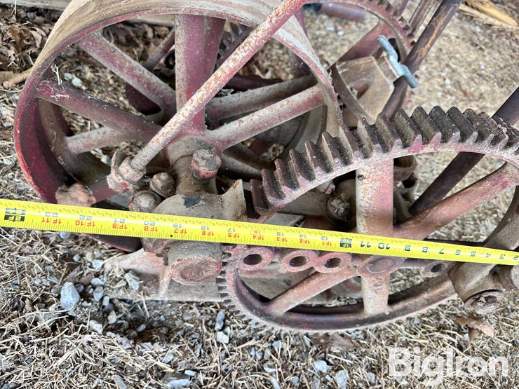 dempster-antique-belt-driven-well-pump-image-9