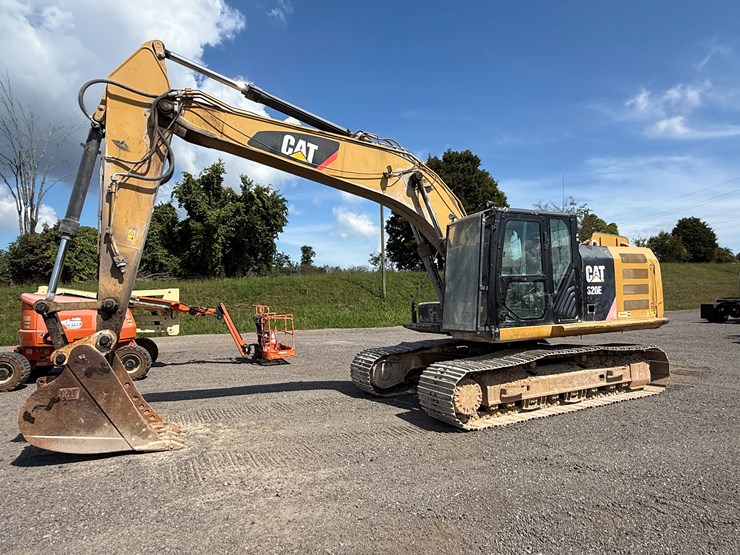 caterpillar-320e-image-1