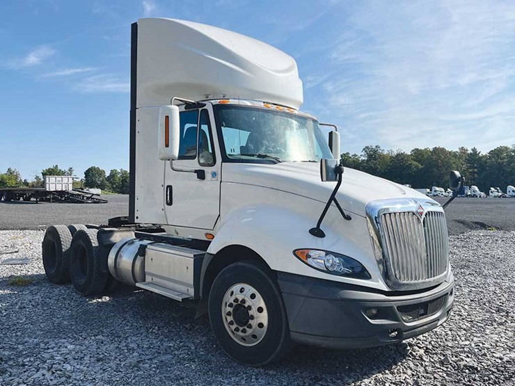 2016-international-prostar-image-1