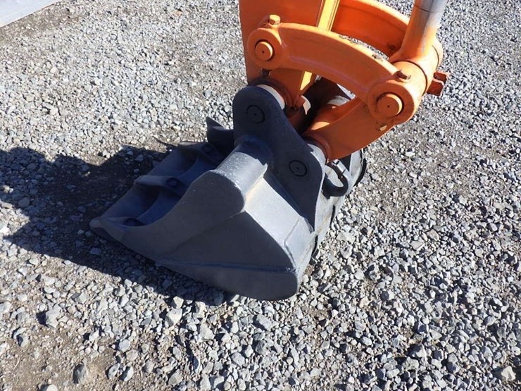 kubota-kx026-image-8
