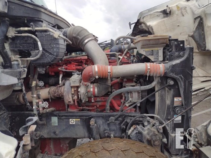 2020-peterbilt-567-image-16