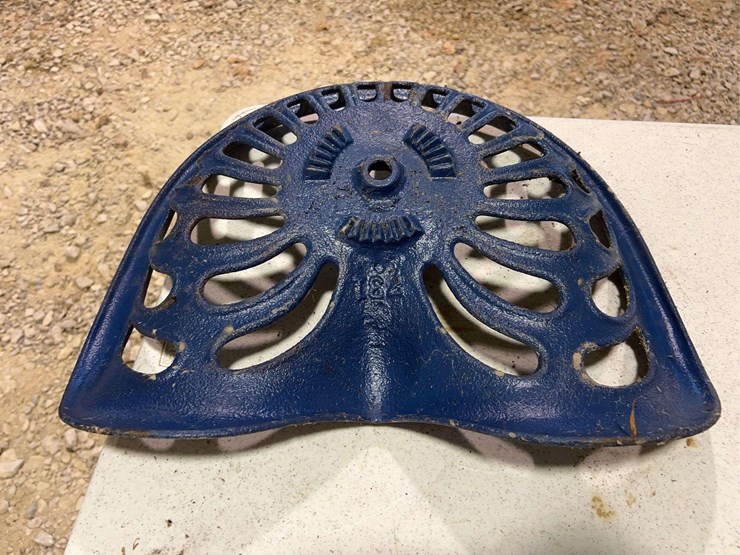 (3)-cast-iron-seats-image-5